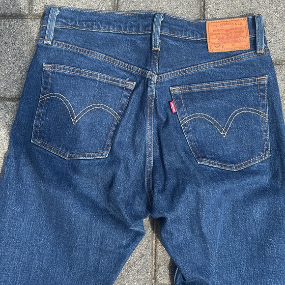 Levis premium women’s 501 S Skinny jeans 27 x 30 medium wash - Picture 7 of 8